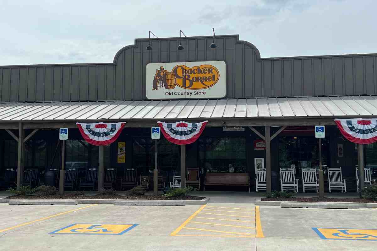 Un ristorante della catena Cracker Barrel