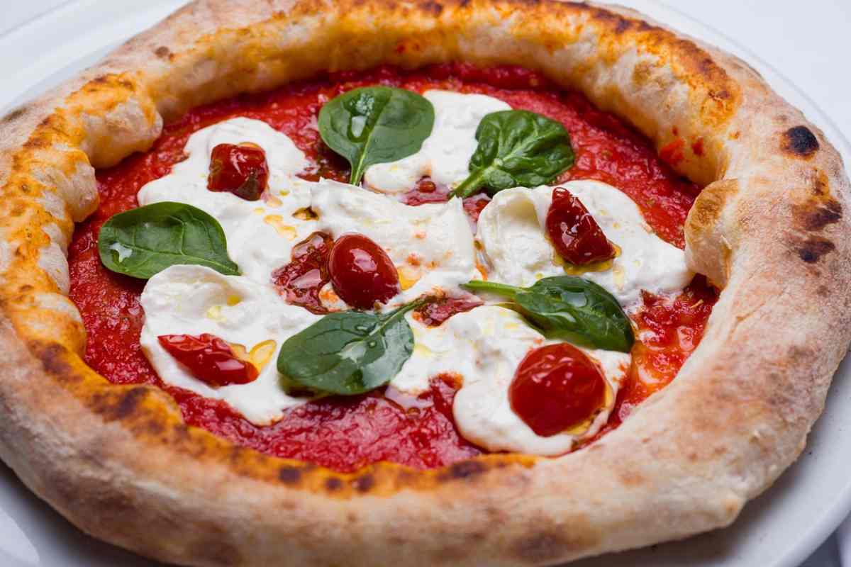 Storia Pizza Margherita.